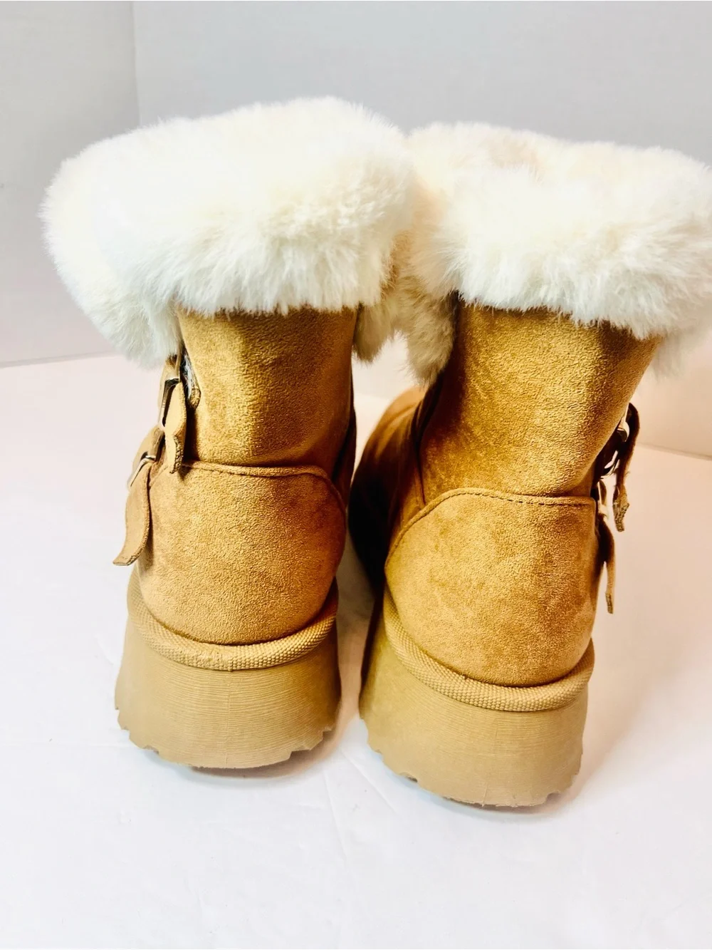 Koolaburra cozy chestnut
